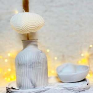 Acasa - Lumanari parfumate si buchete de flori 20 Lumanare parfumata inima din ceara de soia, vaza si farfurie-inima din ceramica pe tava 18x9x11cm 2